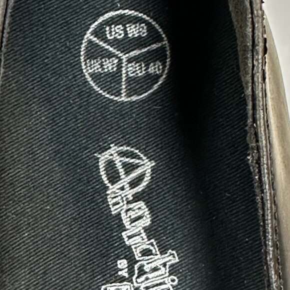 WOMEN'S SIZE 9 SLIP ON SHOES - Picture 13 of 16